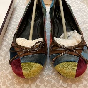 COACH Velvet multi-colored flat; 8.0M